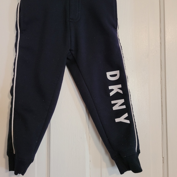 Matching sweats and shirt - Picture 3 of 6